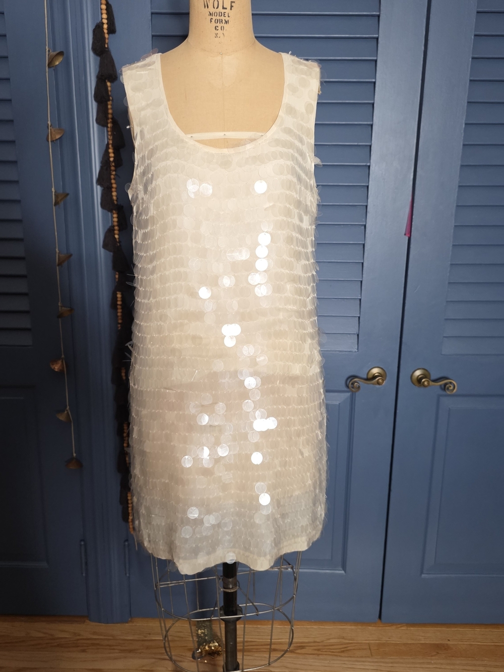 Club Monaco Cream 100% Silk Sequin Shift Tank Dress Size 8 Cocktail Party